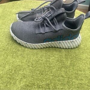 New Adidas Cloud Foam Size 9